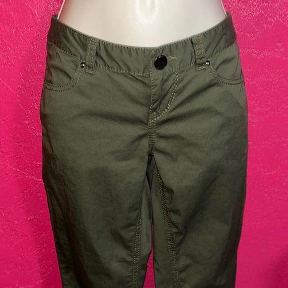 Express olive green khaki crop pants. Size 2. - Picture 1 of 13